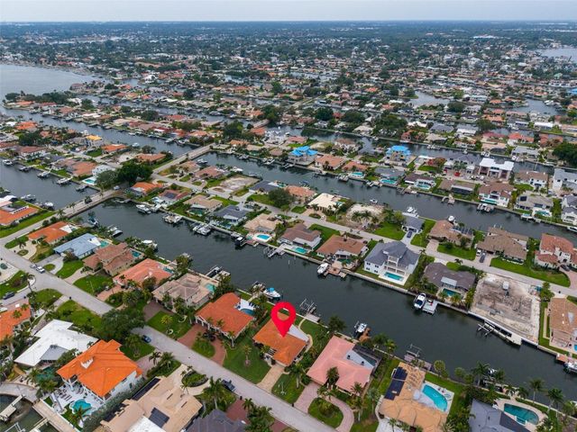 2041 CAROLINA AVENUE NE, St Petersburg, FL 33703