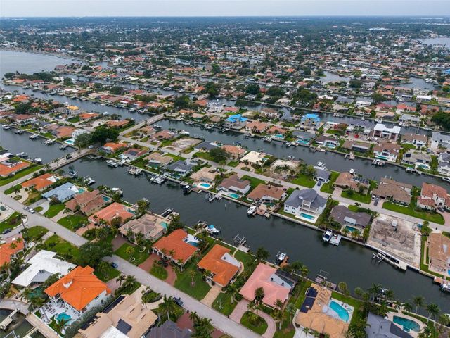 2041 CAROLINA AVENUE NE, St Petersburg, FL 33703