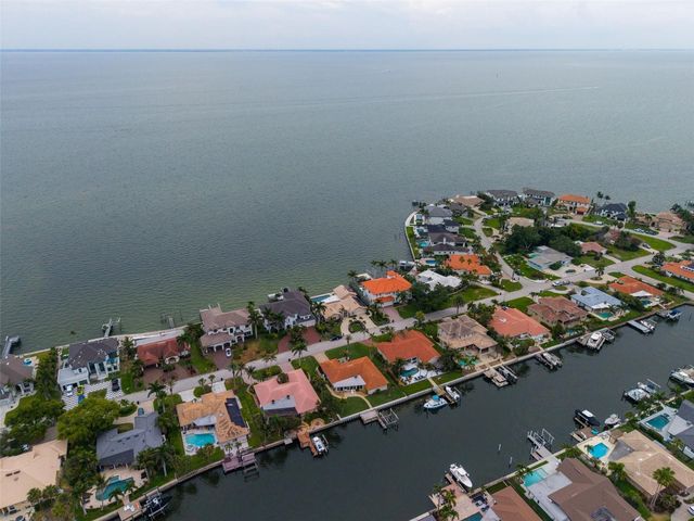 2041 CAROLINA AVENUE NE, St Petersburg, FL 33703