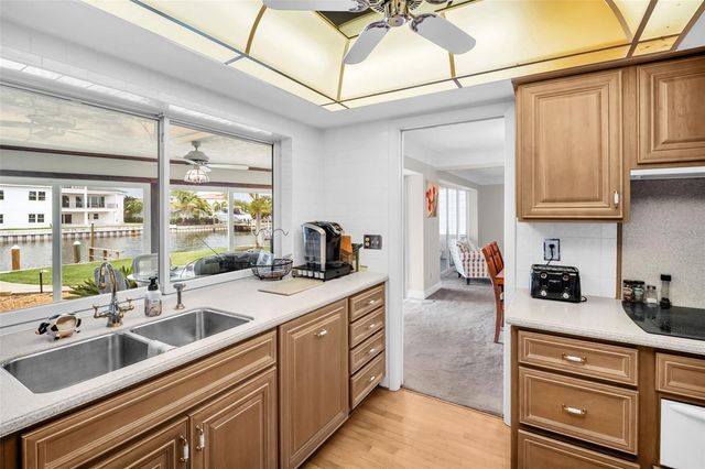 2041 CAROLINA AVENUE NE, St Petersburg, FL 33703