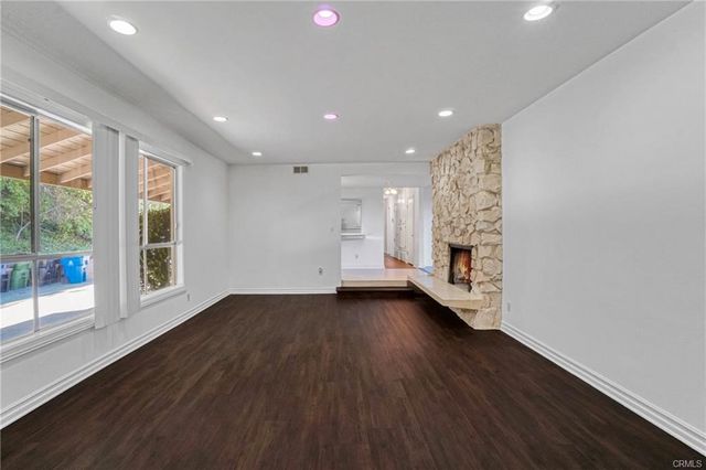 16922 Oak View Drive, Encino, CA 91436
