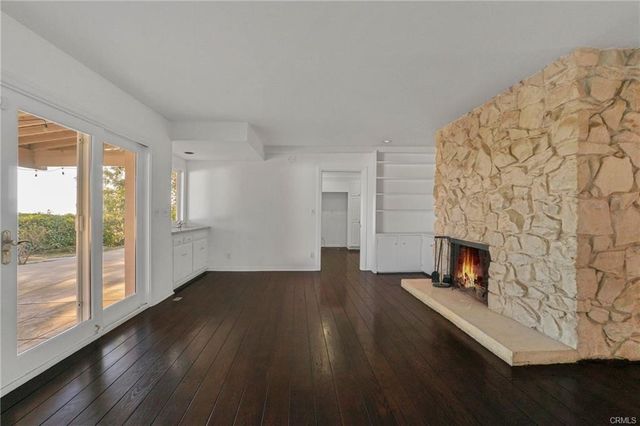 16922 Oak View Drive, Encino, CA 91436