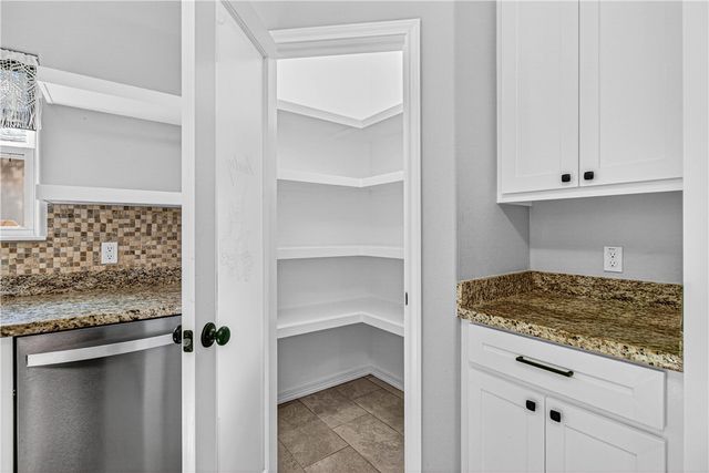 844 S Whitney St, Aransas Pass, TX 78336