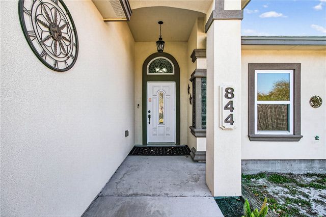 844 S Whitney St, Aransas Pass, TX 78336