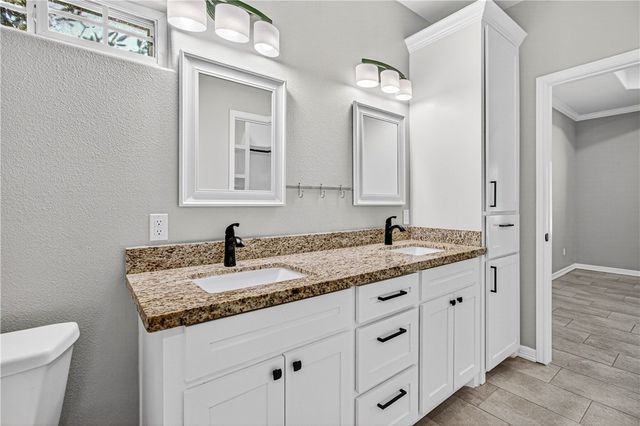 844 S Whitney St, Aransas Pass, TX 78336