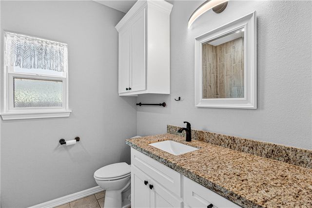 844 S Whitney St, Aransas Pass, TX 78336