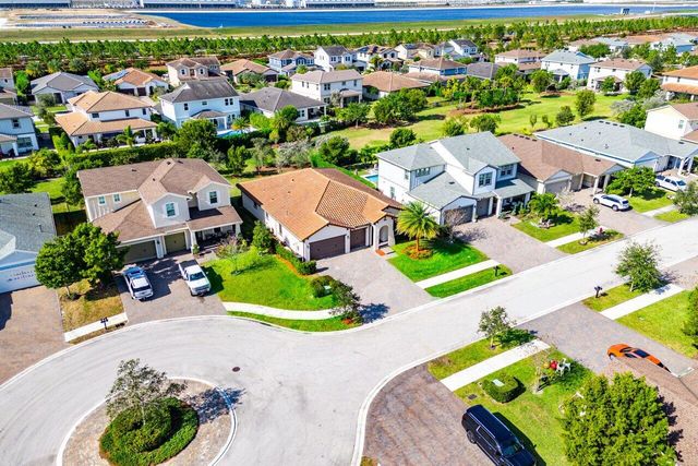 1119 Arrowhead Point Road, Loxahatchee, FL 33470