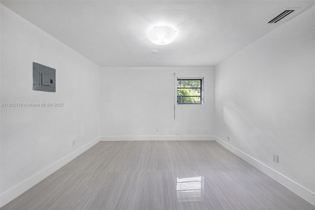 1050 NE 129th St 2, North Miami, FL 33161