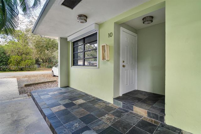 1050 NE 129th St 2, North Miami, FL 33161