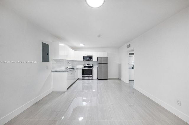 1050 NE 129th St 2, North Miami, FL 33161