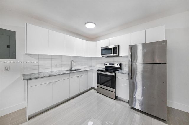 1050 NE 129th St 2, North Miami, FL 33161