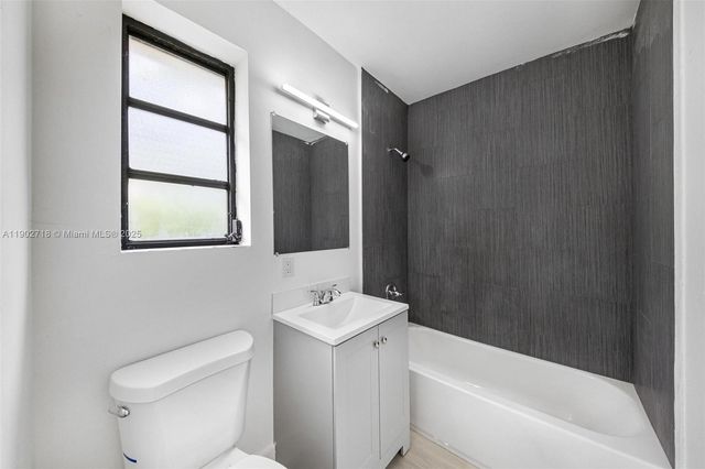 1050 NE 129th St 2, North Miami, FL 33161
