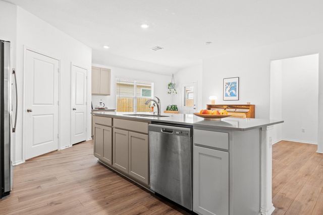 124 Perfect World LOOP, Jarrell, TX 76537