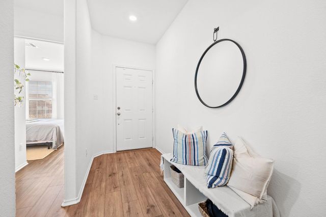 124 Perfect World LOOP, Jarrell, TX 76537