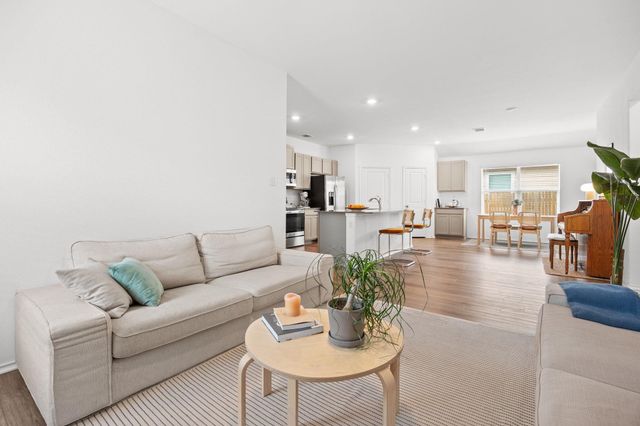 124 Perfect World LOOP, Jarrell, TX 76537