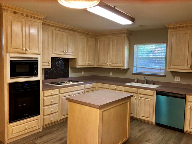 455 Strata Drive, Denton, TX 76201