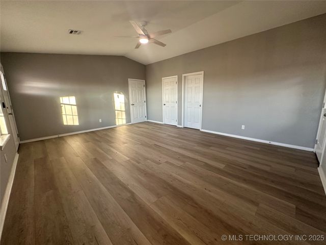 801 W Peoria Avenue, Morris, OK 74445