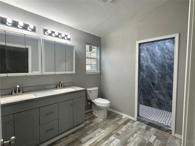 801 W Peoria Avenue, Morris, OK 74445