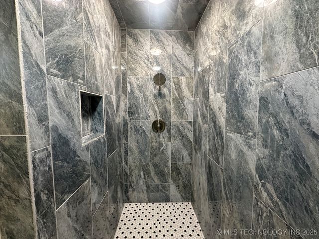 801 W Peoria Avenue, Morris, OK 74445