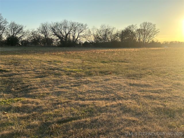 801 W Peoria Avenue, Morris, OK 74445