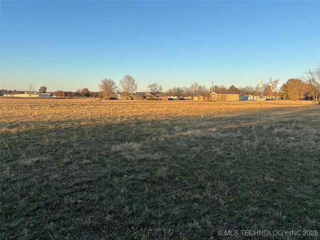 801 W Peoria Avenue, Morris, OK 74445