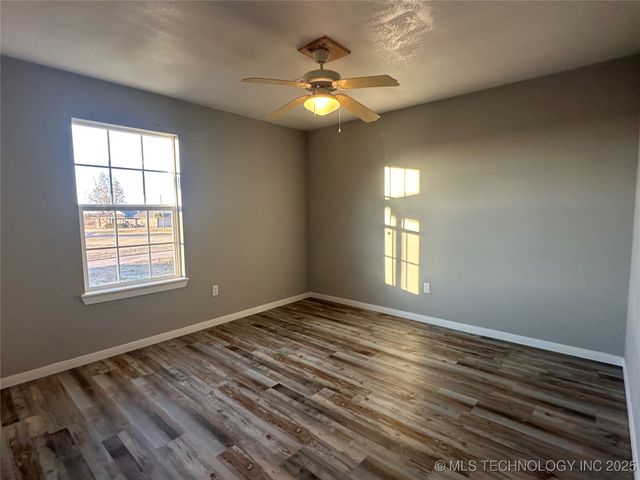 801 W Peoria Avenue, Morris, OK 74445