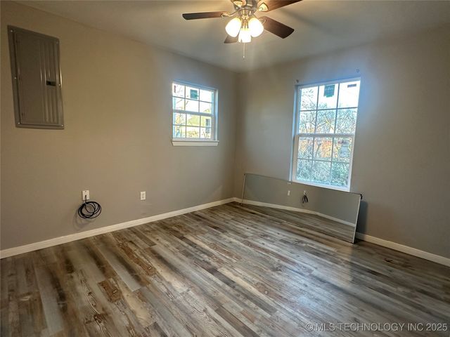 801 W Peoria Avenue, Morris, OK 74445