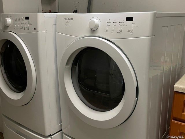 20 Dewey Street 1, Huntington, NY 11743