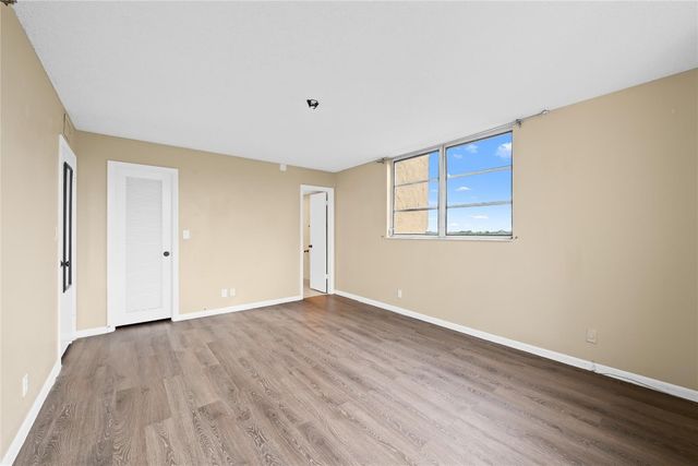 3300 W Rolling Hills Circle 610, Davie, FL 33328