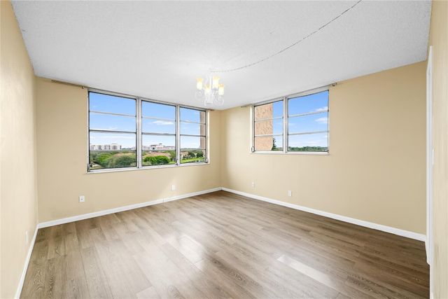 3300 W Rolling Hills Circle 610, Davie, FL 33328