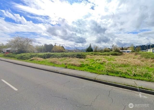 305 Tacoma Boulevard, Pacific, WA 98047