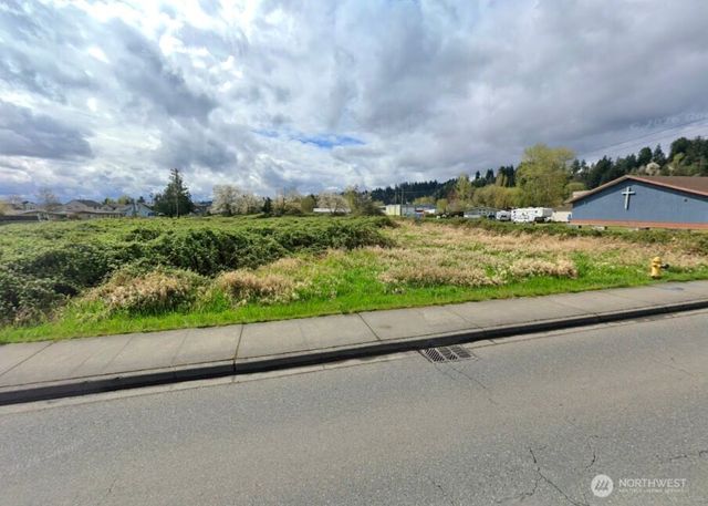 305 Tacoma Boulevard, Pacific, WA 98047