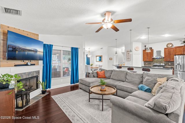676 Sheridan Woods Drive, Melbourne, FL 32904