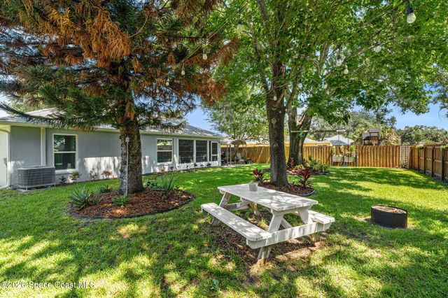 676 Sheridan Woods Drive, Melbourne, FL 32904