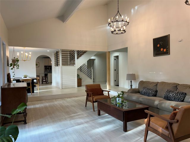 8826 S 65th East Place, Tulsa, OK 74133