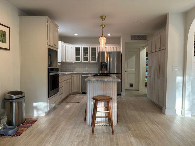 8826 S 65th East Place, Tulsa, OK 74133