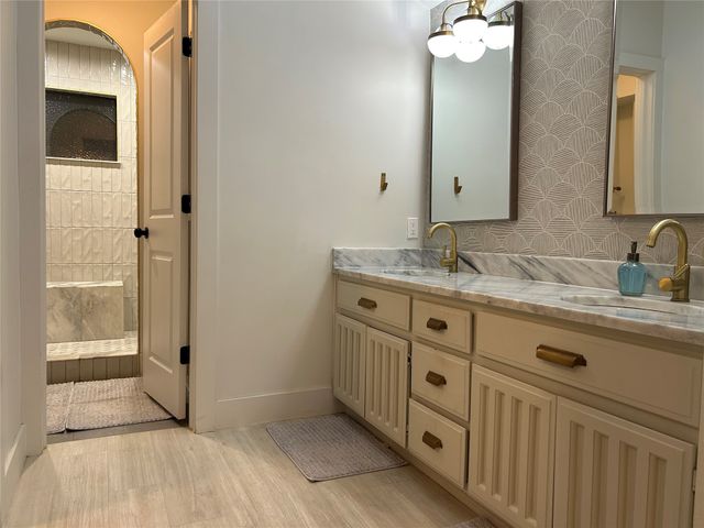 8826 S 65th East Place, Tulsa, OK 74133
