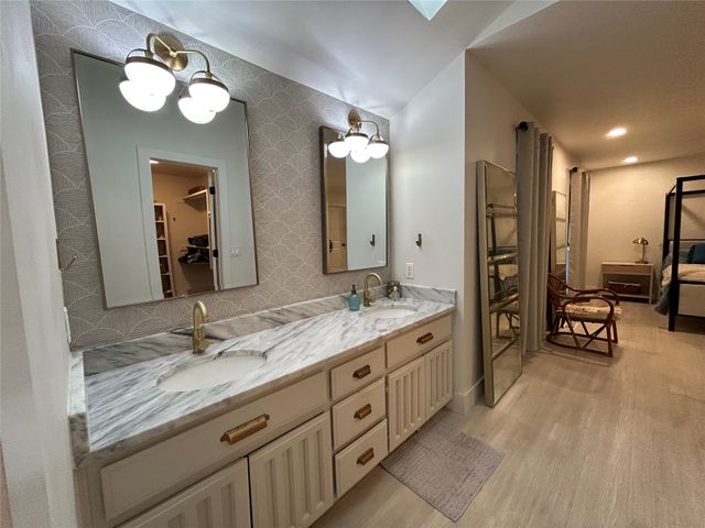8826 S 65th East Place, Tulsa, OK 74133