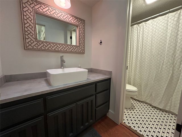 8826 S 65th East Place, Tulsa, OK 74133