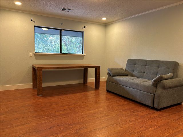 8826 S 65th East Place, Tulsa, OK 74133