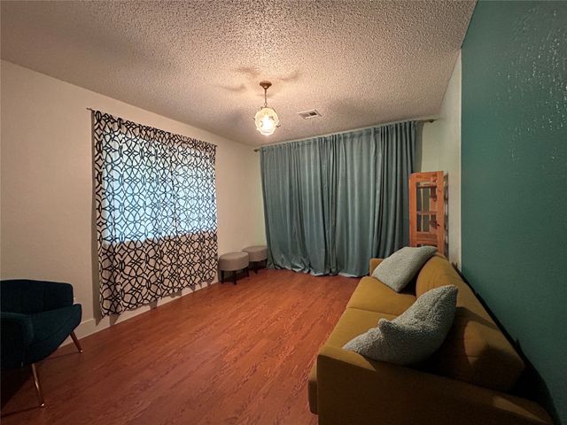 8826 S 65th East Place, Tulsa, OK 74133
