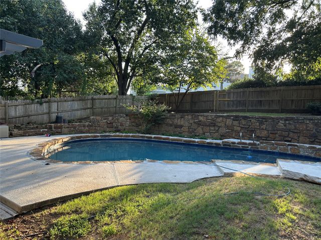 8826 S 65th East Place, Tulsa, OK 74133
