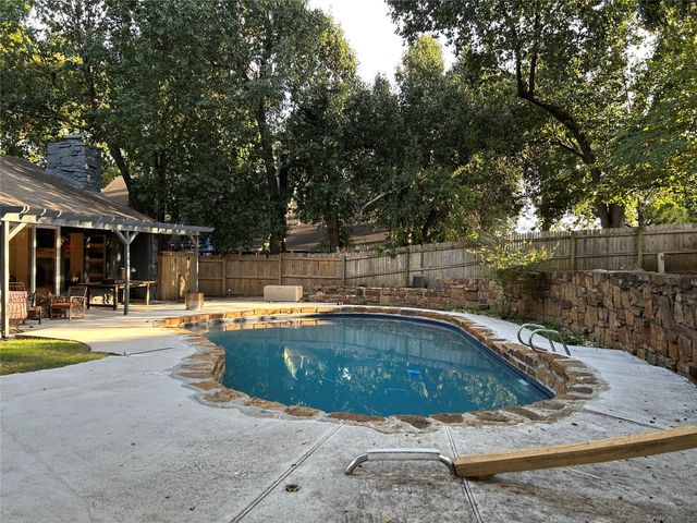 8826 S 65th East Place, Tulsa, OK 74133