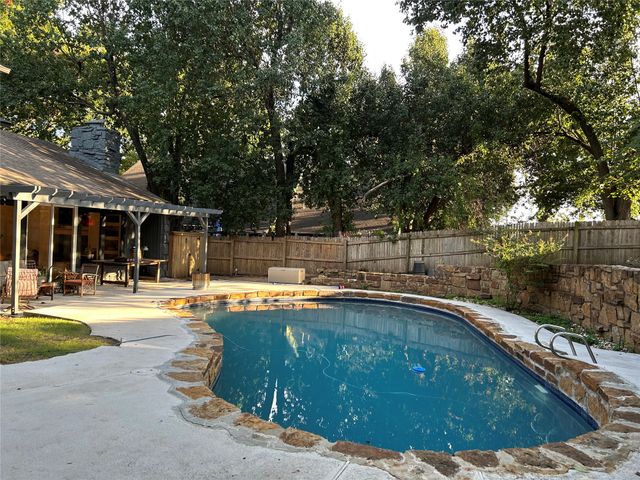 8826 S 65th East Place, Tulsa, OK 74133