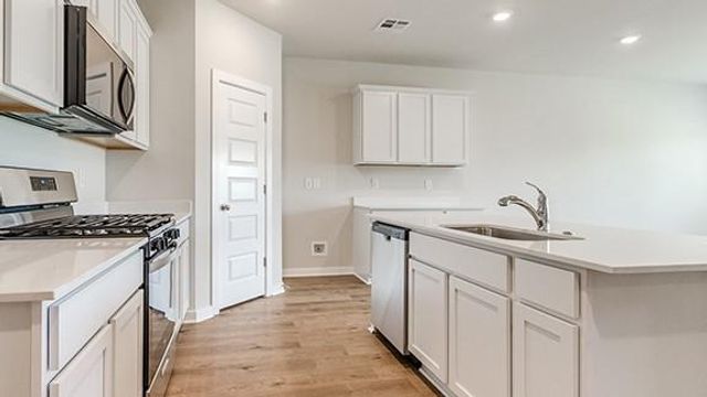 7709 Three Woods Lane, Yukon, OK 73099