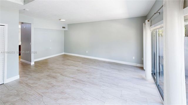 10101 SW 154th Cir Ct 107, Miami, FL 33196