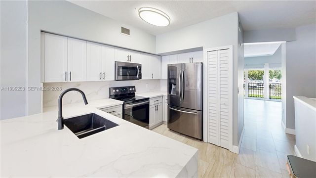 10101 SW 154th Cir Ct 107, Miami, FL 33196