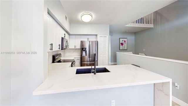 10101 SW 154th Cir Ct 107, Miami, FL 33196