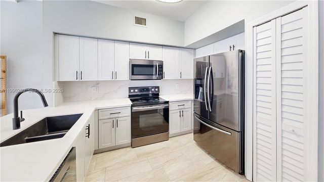 10101 SW 154th Cir Ct 107, Miami, FL 33196