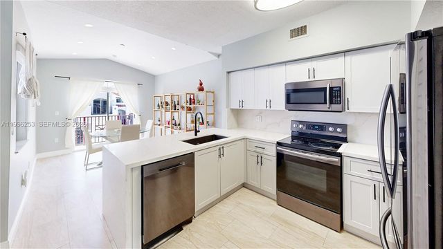 10101 SW 154th Cir Ct 107, Miami, FL 33196